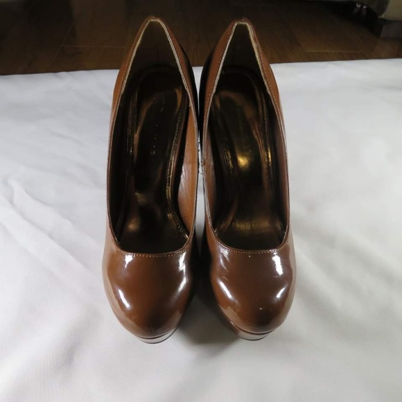 Brown Shoes Platform Pumps - Picture 2 of 3